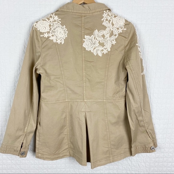 Chico’s Tan w/ White Appliqué Button-Up Jacket XS - Picture 3 of 8